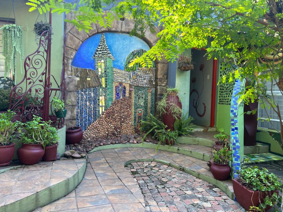 Rabbit Hole Hotel Йоханнесбург Экстерьер фото