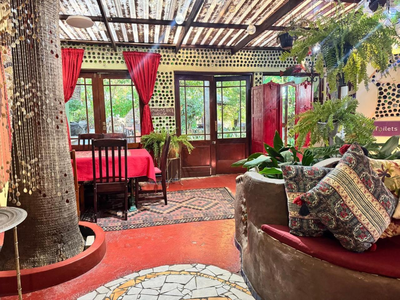 Rabbit Hole Hotel Йоханнесбург Экстерьер фото