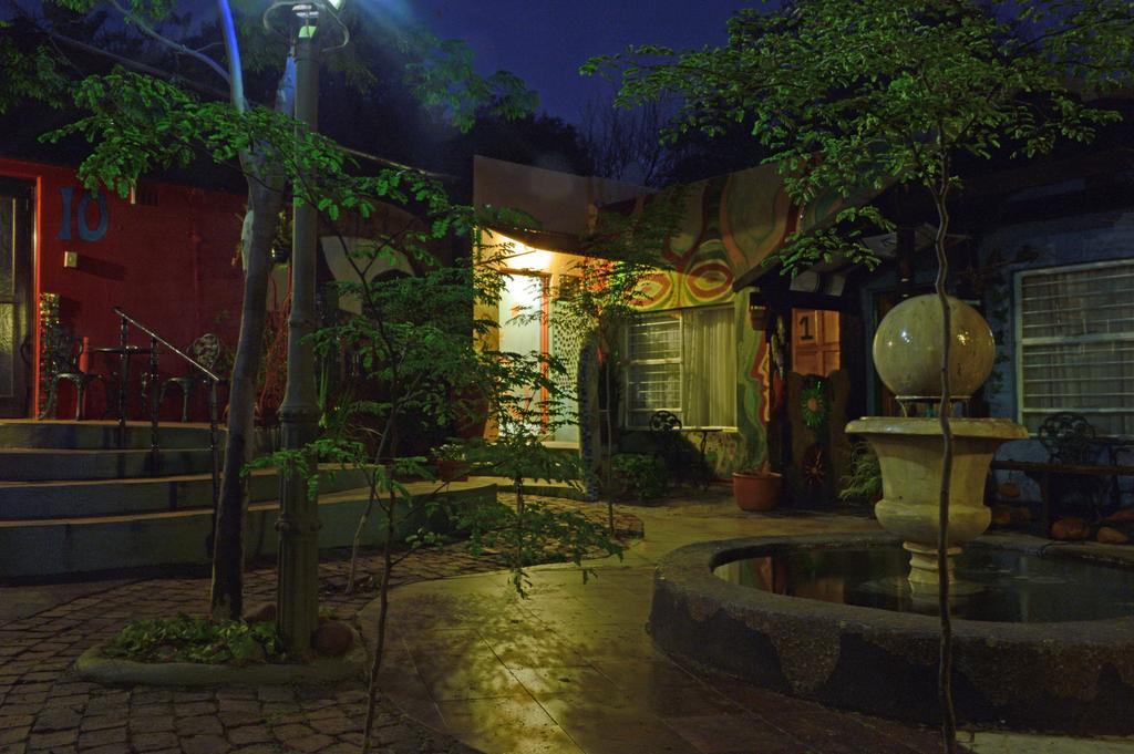 Rabbit Hole Hotel Йоханнесбург Экстерьер фото